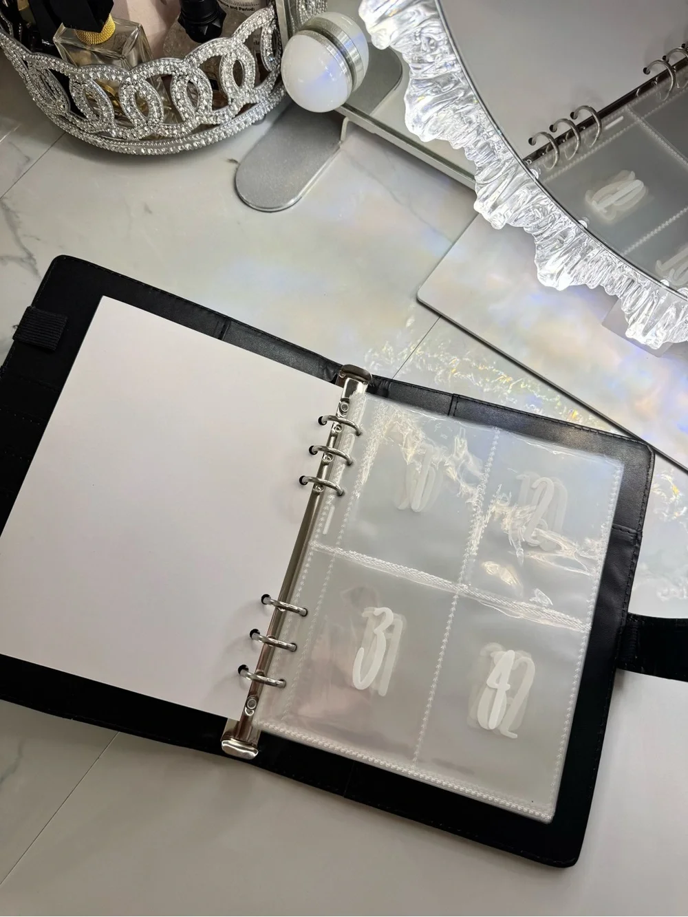 Cash savings challenge book